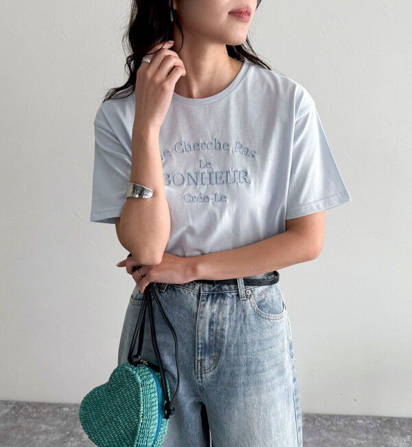 FREDY&GLOSTER/ワントーンロゴ刺繍Tシャツ