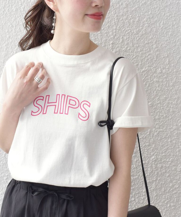 SHIPS for women「《一部追加予約》【WEB限定】 SHIPS ラウンド プリント ロゴ TEE」|Tシャツ・カットソー|ホワイト