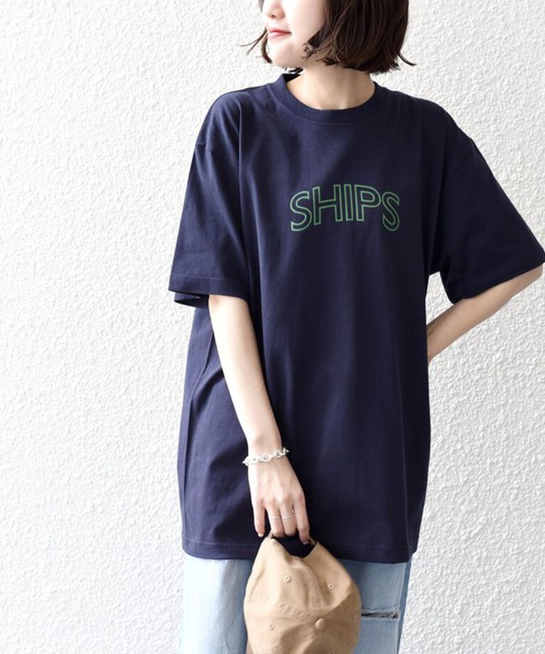 SHIPS for women「《一部追加予約》【WEB限定】 SHIPS ラウンド プリント ロゴ TEE」|Tシャツ・カットソー|