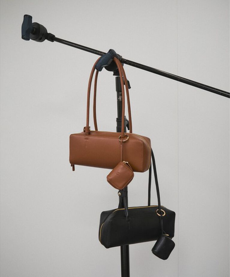 SALON adam et rope'「スプリットレザーワイドバッグ」|ショルダー・メッセンジャー|