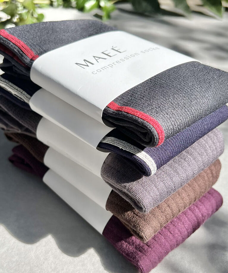  「【WEB限定】MAEE ラインソックス」|ソックス|