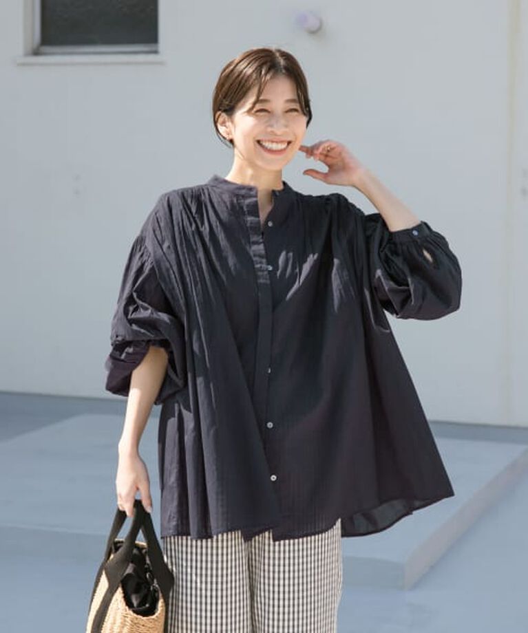 URBAN RESEARCH DOORS「DOORS コットンボイルギャザーブラウス」|シャツ・ブラウス|NAVY