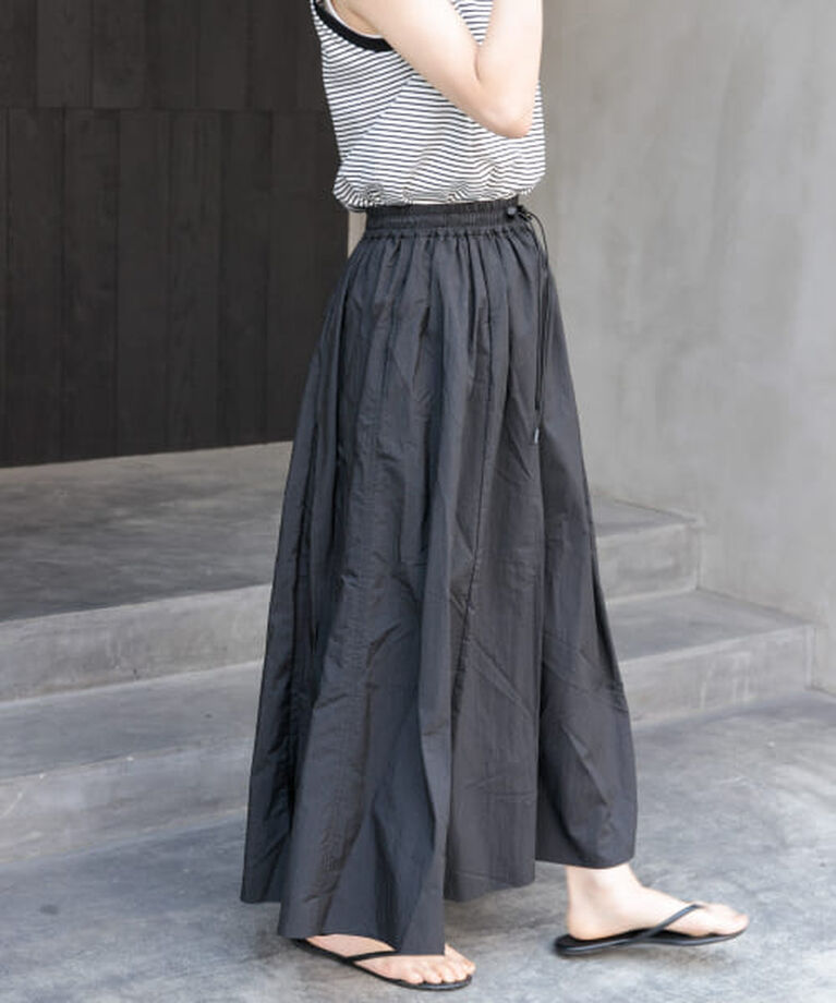URBAN RESEARCH DOORS「DOORS FORK&SPOON　ナイロンギャザースカート」|スカート|