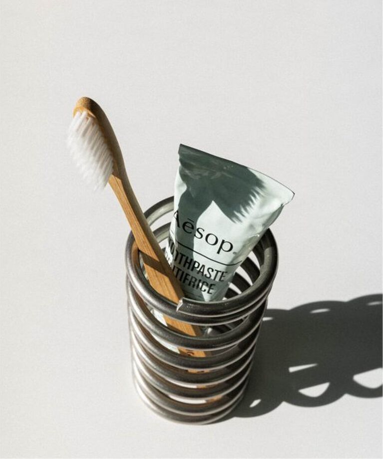 journal standard Furniture「【TUDES/トゥーデス】 SPIRAL HOLDER SV　歯ブラシホルダー」|ステーショナリー|