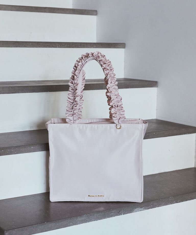 Maison de FLEUR「サイドポケットフリルハンドルスクエアトートバッグ」|トートバッグ|