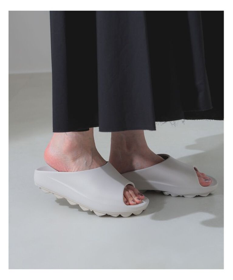 Demi-Luxe BEAMS 「PPACO / LUX-2 オープントウ サンダル」|サンダル|OFF_WHITE