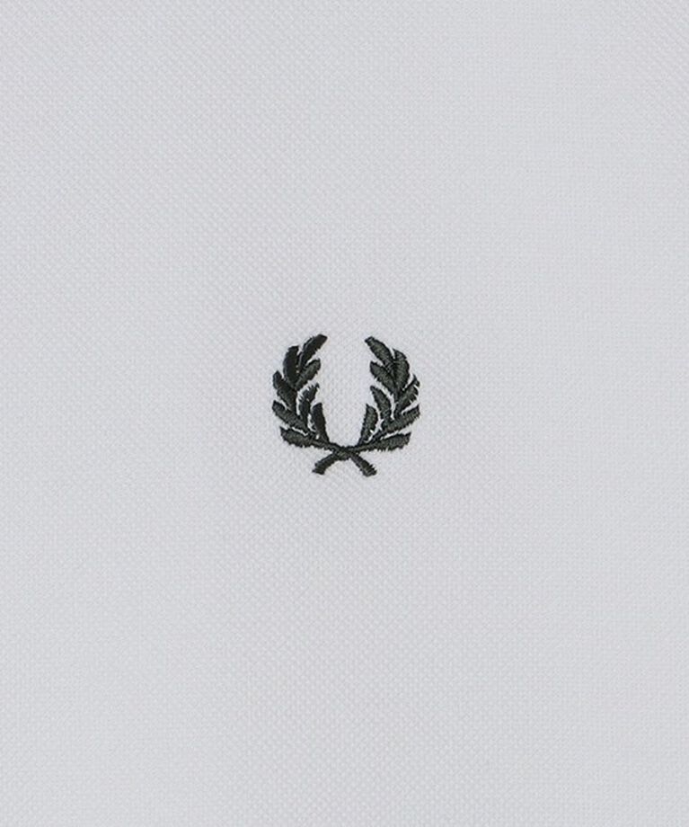 SHIPS「【SHIPS別注】FRED PERRY: SOLOTEX(R) 鹿の子 ワンポイント ロゴ Tシャツ24SS」|Tシャツ・カットソー|