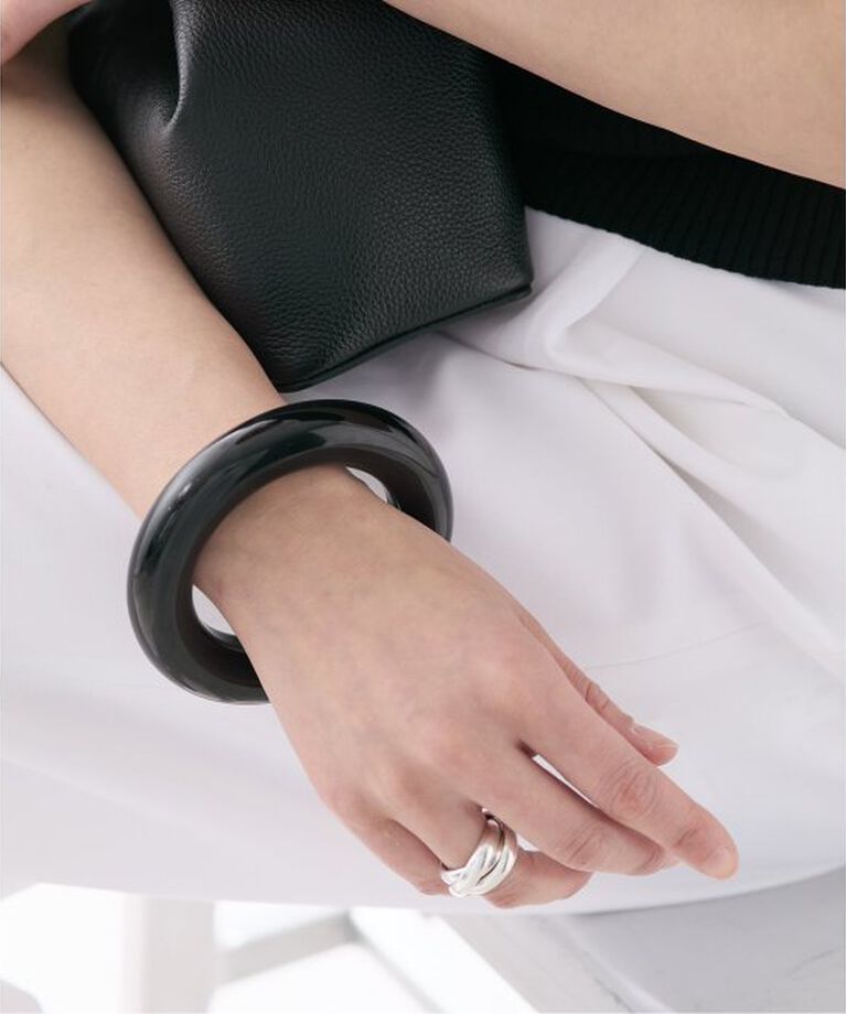 VERMEIL par iena「KENNETH JAY LANE（ケネス ジェイ レーン） Resin Bangle」|ブレスレット・バングル|ブラック