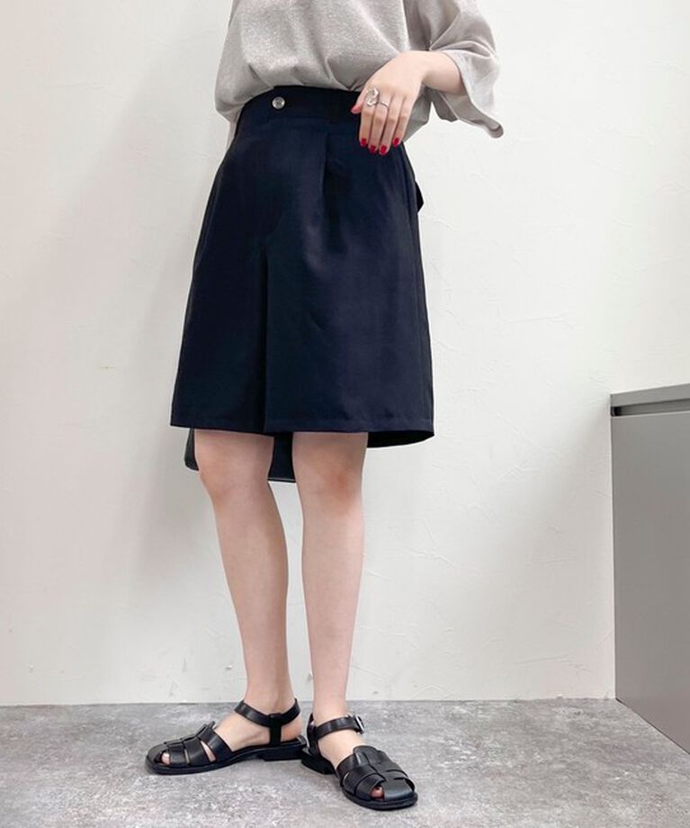 fredy emue「タックハーフパンツ」|チノ|