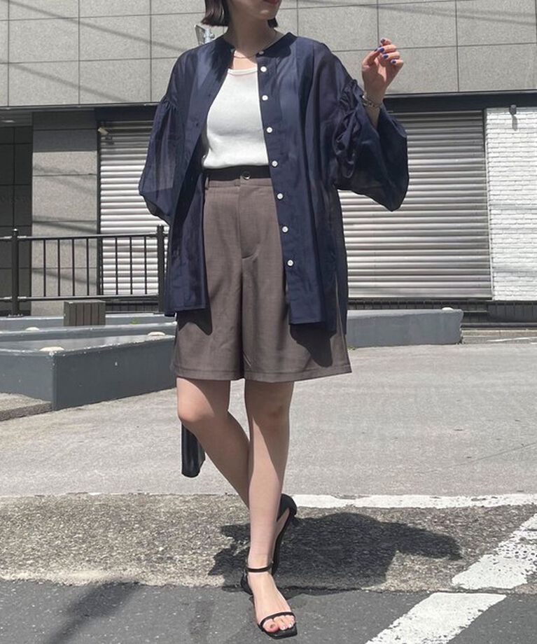 fredy emue「タックハーフパンツ」|チノ|