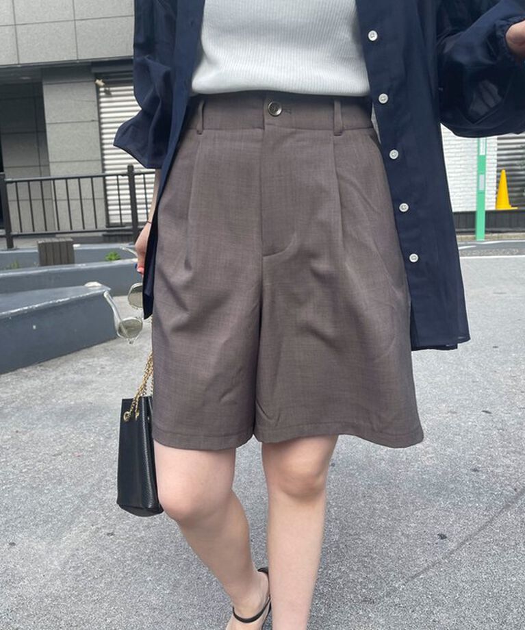 fredy emue「タックハーフパンツ」|チノ|