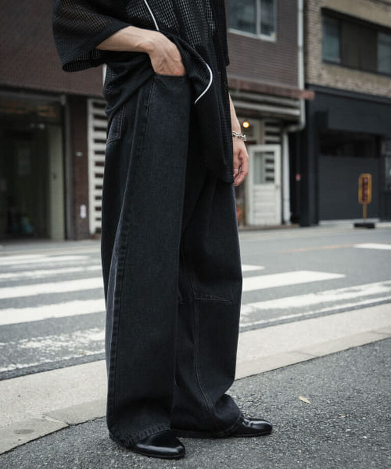 SENSE OF PLACE by URBAN RESEARCH「SENSE OF PLACE カーブデニムパンツ」|デニム|BLACK