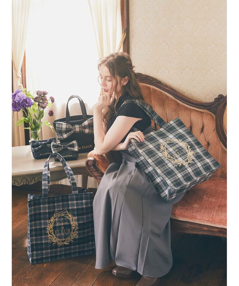 Maison de FLEUR「チェックリボンサテンポーチ」|ポーチ|