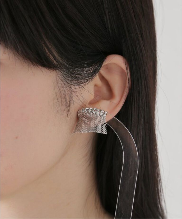 NOBLE「OLIVIA YAO/オリビアヤオ スパークルカーブシェイプピアス」|ピアス|