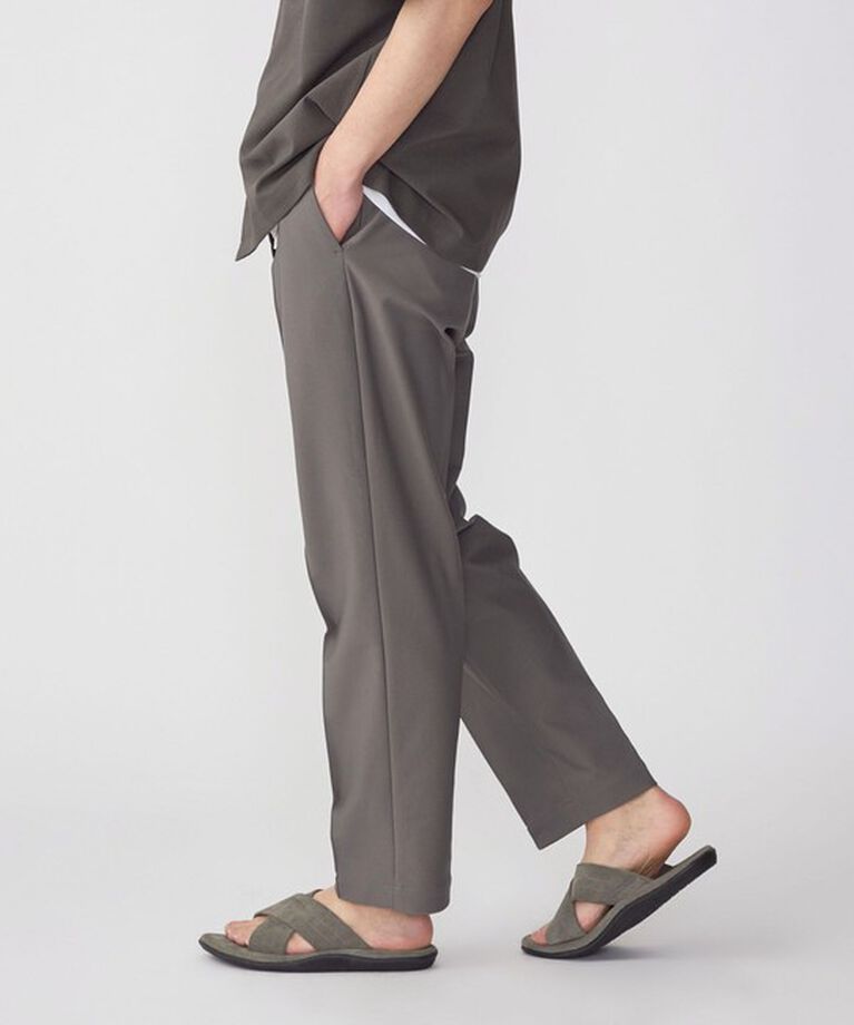 SHIPS「SHIPS: PIEZO JACQUARD 360°ストレッチ ピンタック イージースラックス」|スラックス|