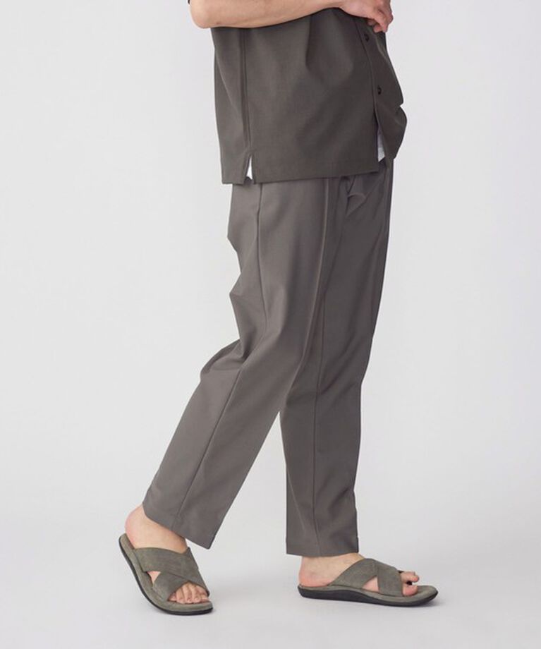 SHIPS「SHIPS: PIEZO JACQUARD 360°ストレッチ ピンタック イージースラックス」|スラックス|
