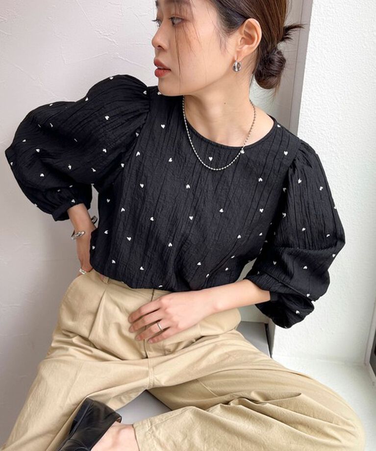fredy emue「【WEB限定デザインあり】刺繍袖ボリュームブラウス」|シャツ・ブラウス|