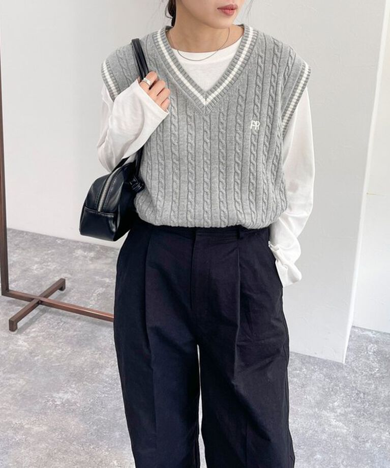 fredy emue「FR刺繍柄編みニットベスト」|ベスト・ジレ|