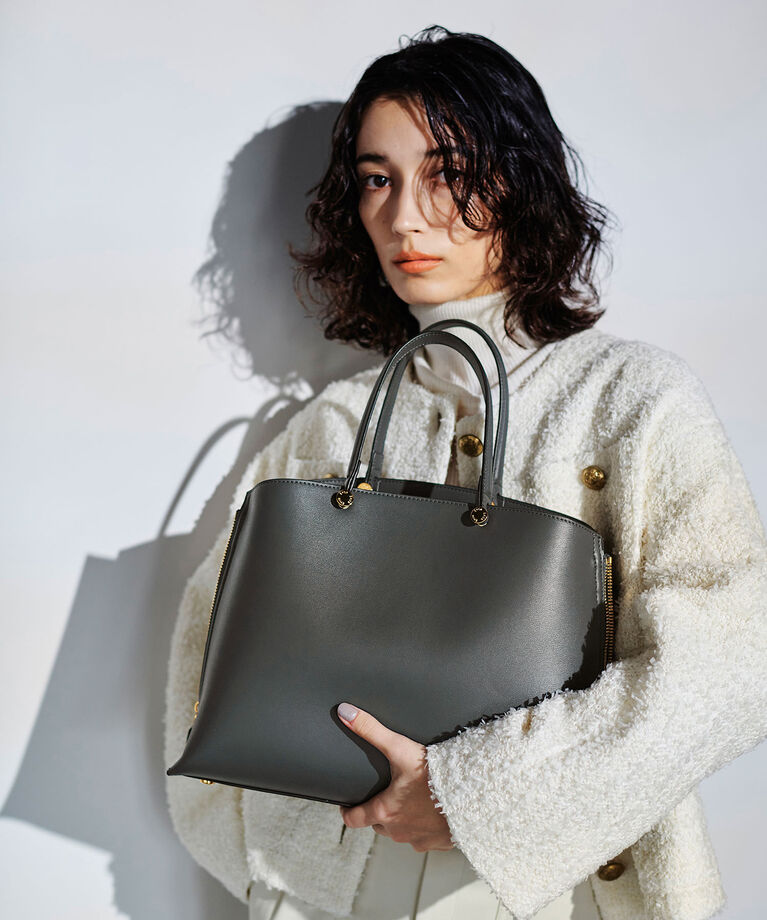 E'POR「【新色追加】【E'POR】Y BAG Medium」|ハンドバッグ|