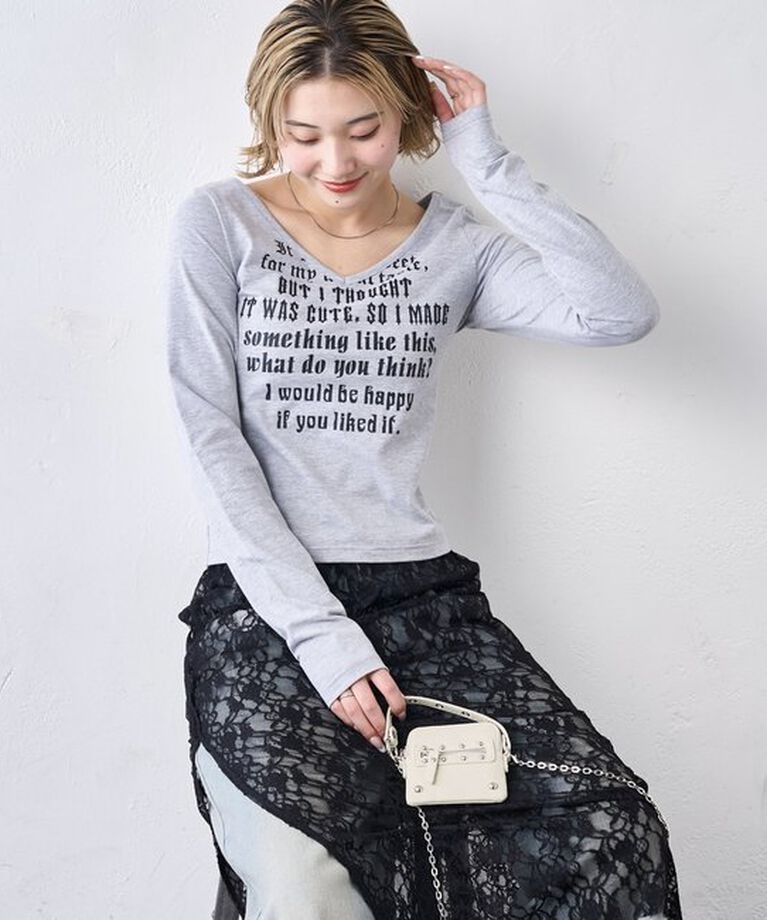  「メッセージVネックトップス」|Tシャツ・カットソー|