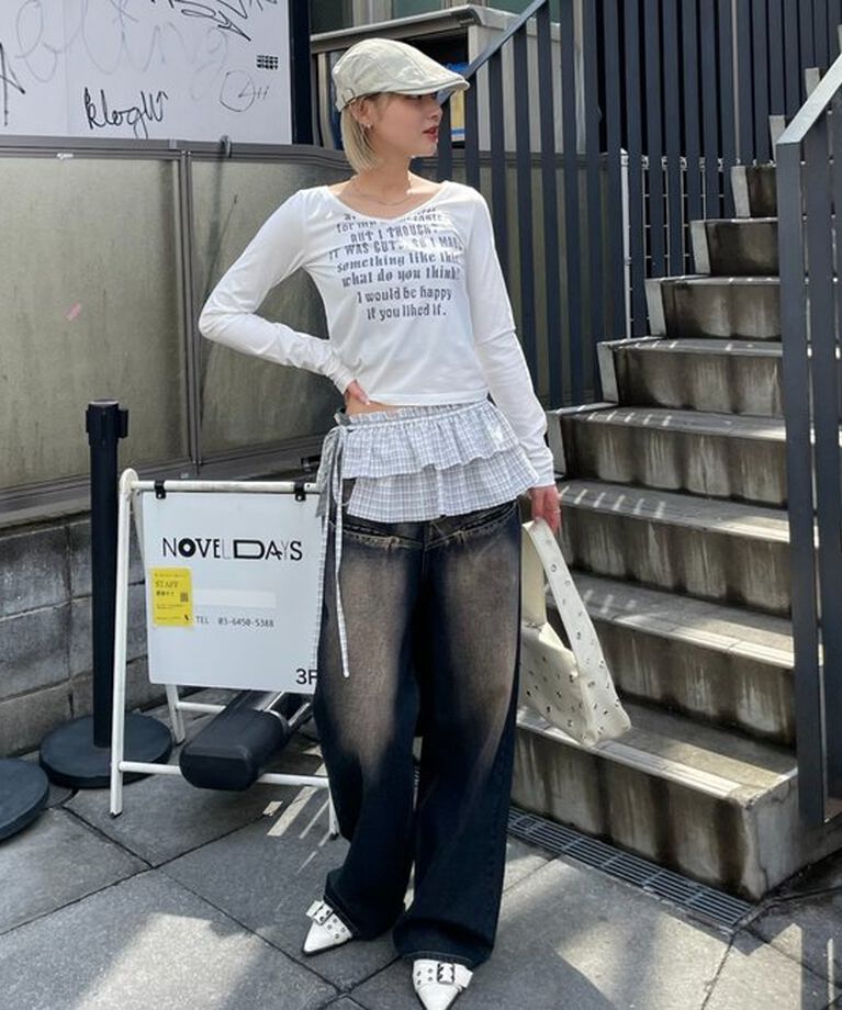  「メッセージVネックトップス」|Tシャツ・カットソー|