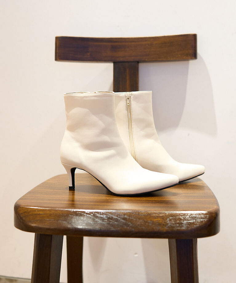 Rouge vif「【一部店舗限定】ポインテッドトゥ ショートブーツ(6cm)」|ショートブーツ|