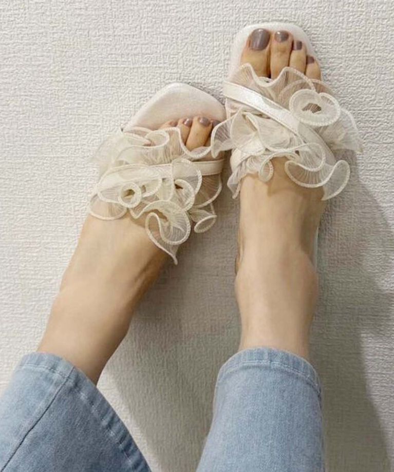  「【WEB限定】オーガンジーフリルフラットサンダル」|その他|