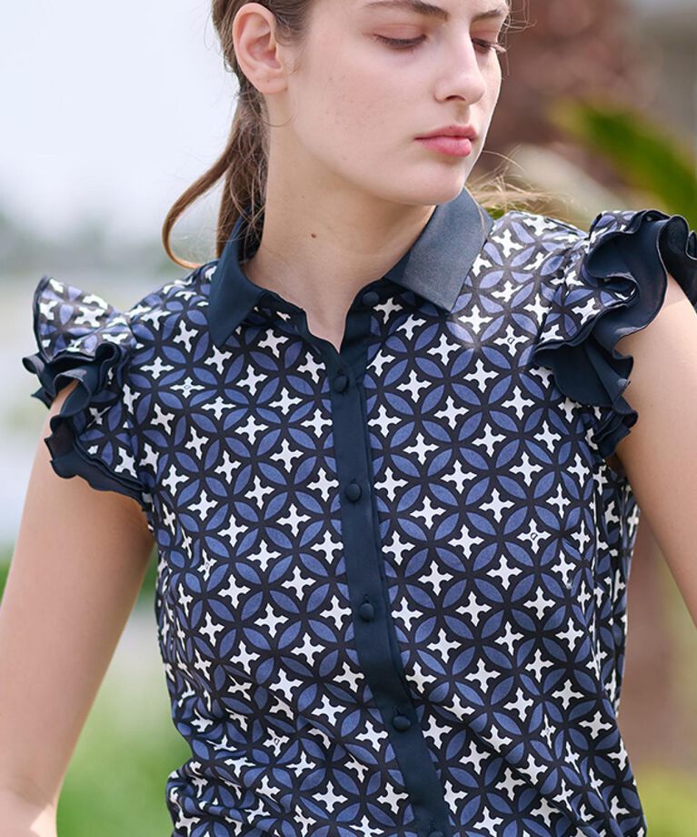 DRESSTERIOR「【大人百花春号掲載 モデル美香さん着用】オーバーラップウィングスリーブブラウス」|シャツ・ブラウス|