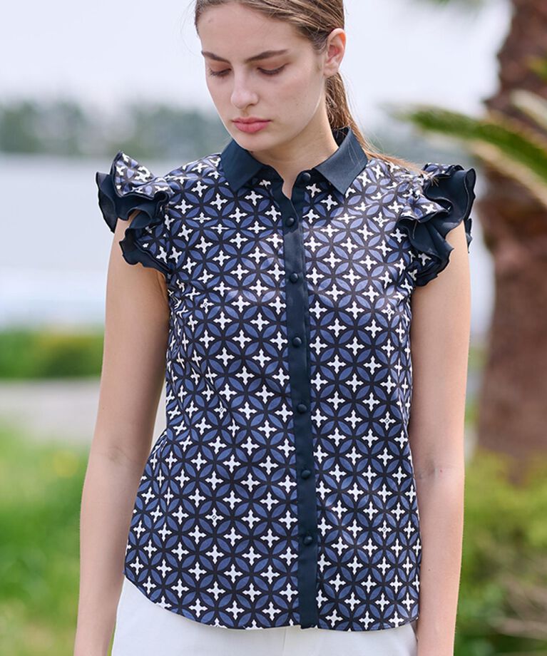 DRESSTERIOR「【大人百花春号掲載 モデル美香さん着用】オーバーラップウィングスリーブブラウス」|シャツ・ブラウス|