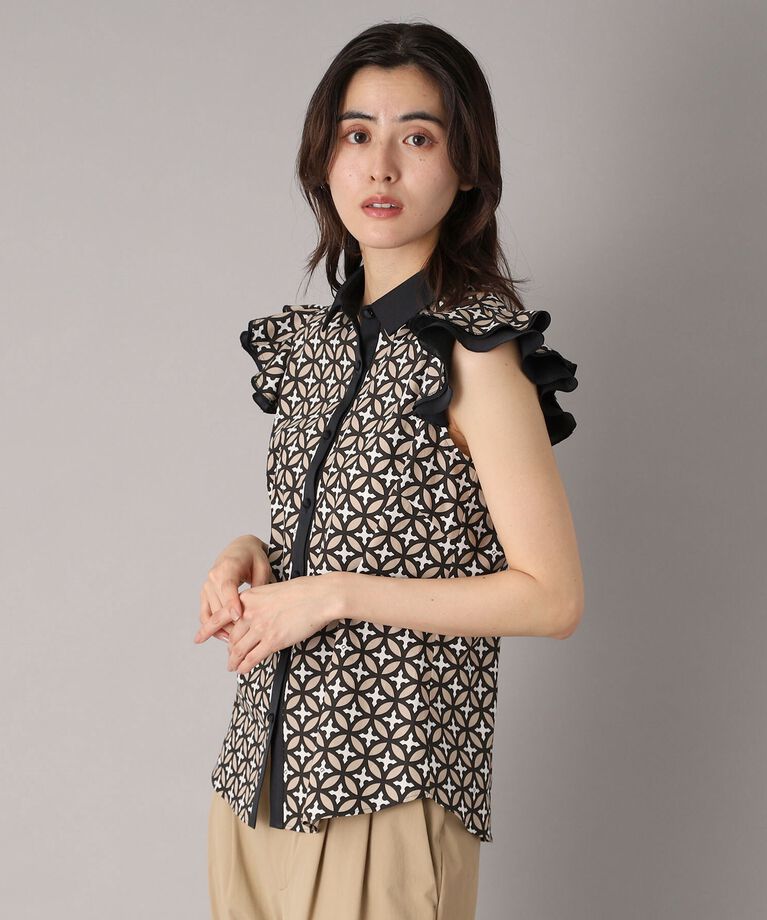 DRESSTERIOR「【大人百花春号掲載 モデル美香さん着用】オーバーラップウィングスリーブブラウス」|シャツ・ブラウス|