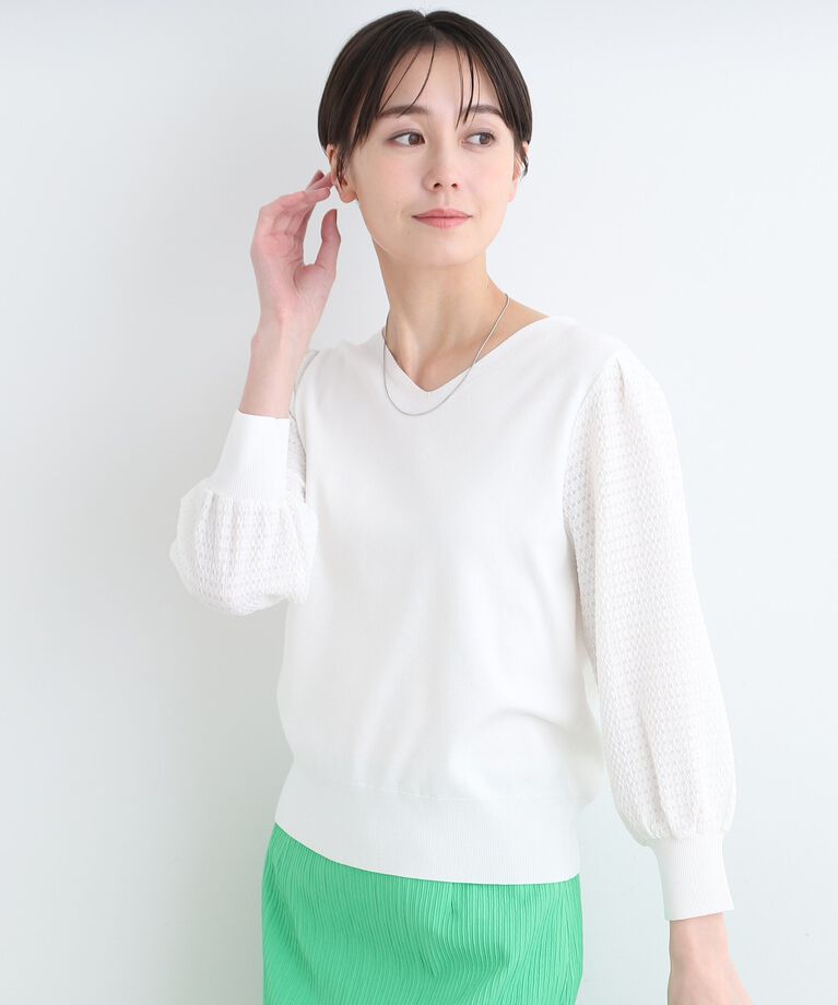 INDIVI「【洗える】袖コンシャス Vネックニット」|ニット・セーター|ホワイト(001)