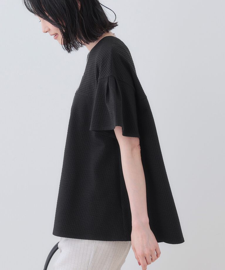 INDIVI「【洗える／体型カバー】凹凸素材フレアデザイントップス」|Tシャツ・カットソー|