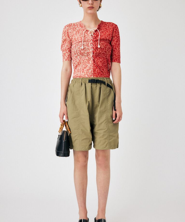 MOUSSY「ASYMMETRIC COLOR LACE UP トップス」|Tシャツ・カットソー|RED