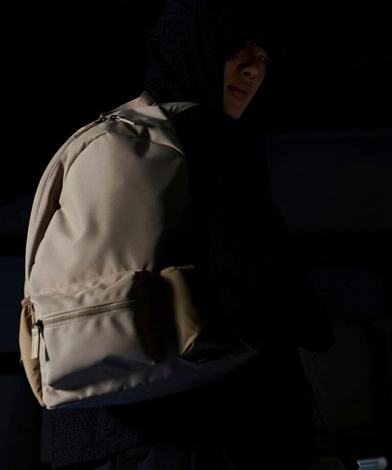 GLOSTER「 【A SCENE】Pocket day pack バックパック ワンポイントロゴ」|リュック|