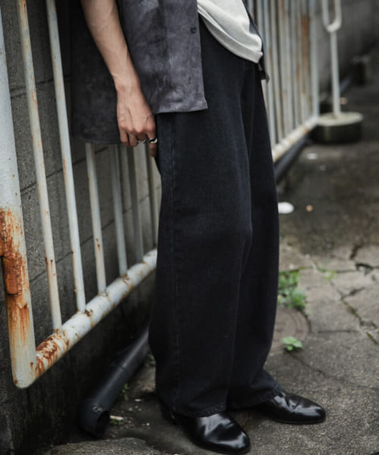 SENSE OF PLACE by URBAN RESEARCH「SENSE OF PLACE ストレートデニムパンツ」|デニム|BLACK