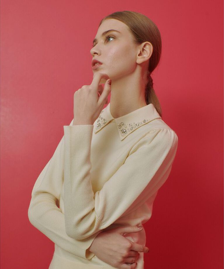 LOULOU WILLOUGHBY「【LOULOU WILLOUGHBY】衿ビジューパフスリーブプルオーバー」|ニット・セーター|
