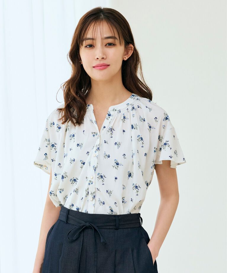 grove「＜ご自宅で洗える＞ヴィンテージサテンスキッパーブラウス」|シャツ・ブラウス|オフ×花柄(103)