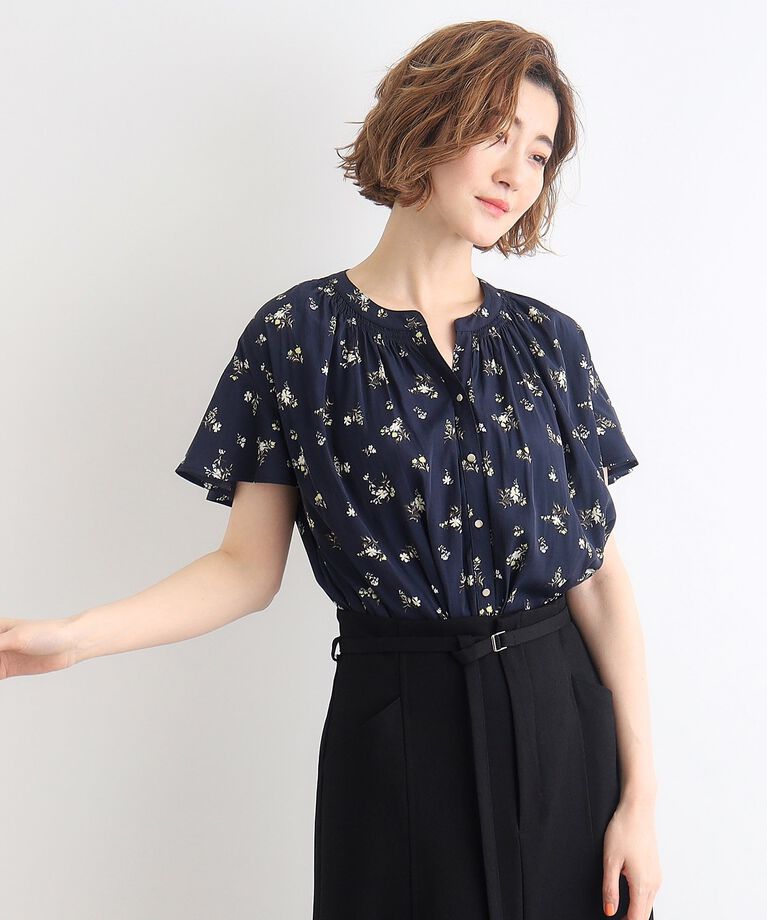 grove「＜ご自宅で洗える＞ヴィンテージサテンスキッパーブラウス」|シャツ・ブラウス|ネイビー×花柄(19