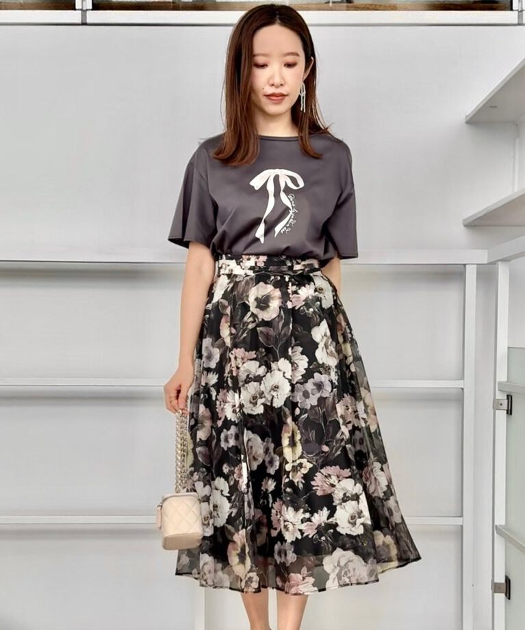 Couture broach「【マシンウォッシャブル・接触冷感・UV機能】60リボンロゴプリント フレアーT」|Tシャツ・カットソー|