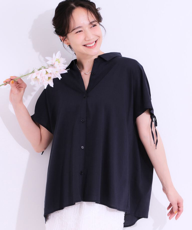 SHOO･LA･RUE「【S-LL/接触冷感】後ろ姿も抜かりなく インせず着られる バックギャザーシャツ」|シャツ・ブラウス|ネイビー(094)