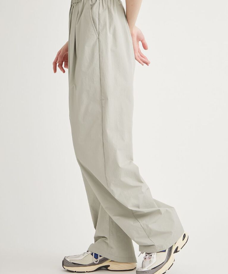 emmi atelier「eco 2wayナイロンボリュームパンツ」|チノ|