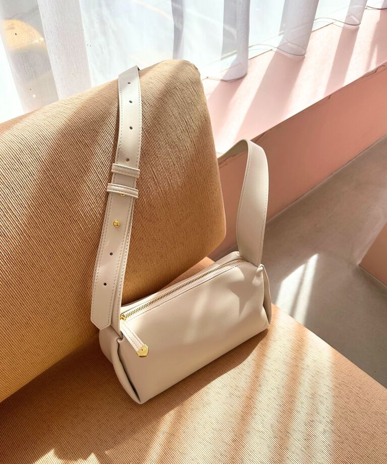ORiental TRaffic「【BAG】ソフトフェイクレザーショルダーバッグ/BA-204」|ショルダー・メッセンジャー|IVORY