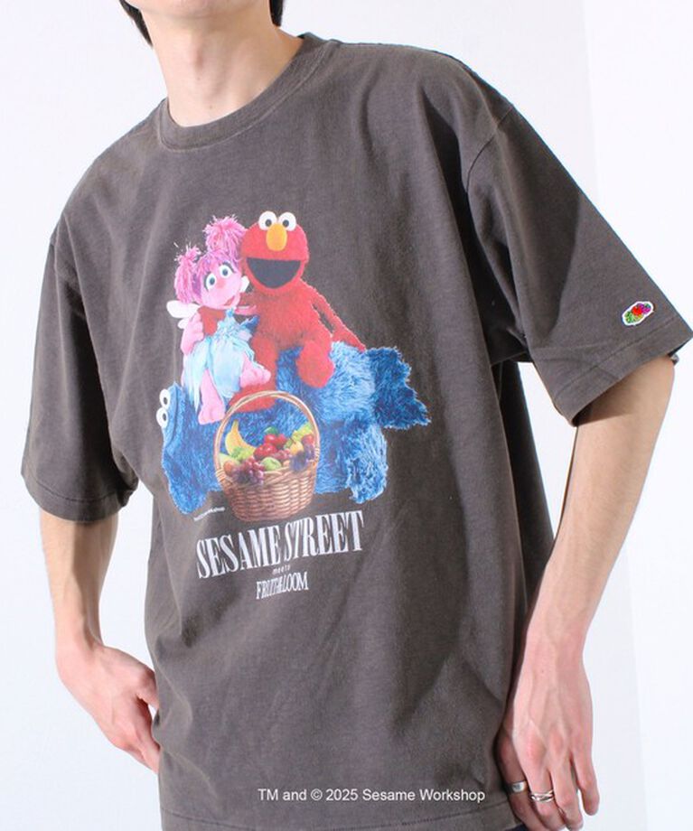 GLOSTER「【SESAME STREET×FOTL】Photo T-Shirt B クルーネックプリントTシャツ」|Tシャツ・カットソー|