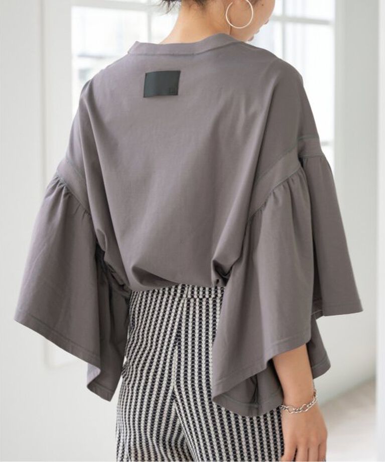 IENA「《予約》COGTHEBIGSMOKE/コグザビッグスモーク LAURA GATHERED SLV TOP」|Tシャツ・カットソー|グレー