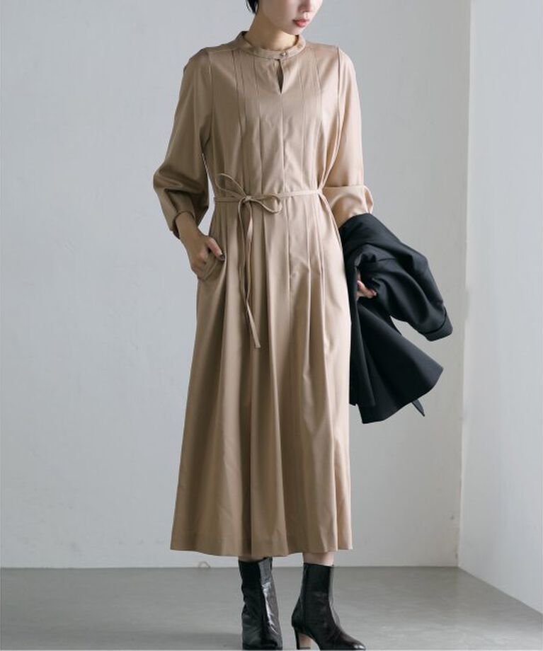  「【洗える】タックスリットワンピース」|ワンピース|ベージュ