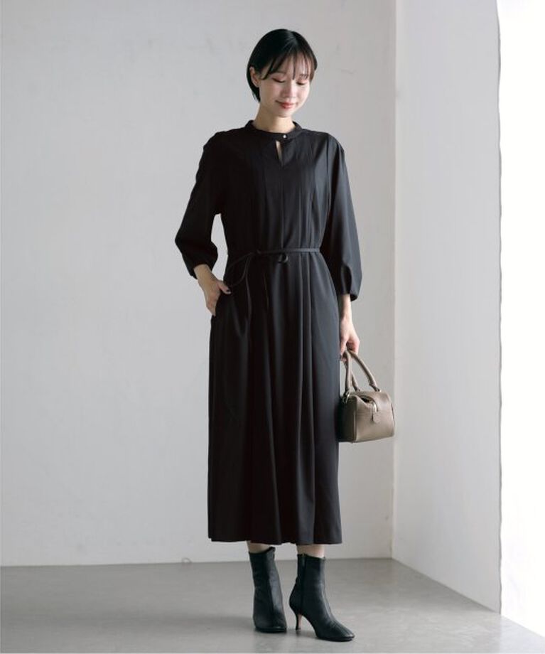  「【洗える】タックスリットワンピース」|ワンピース|