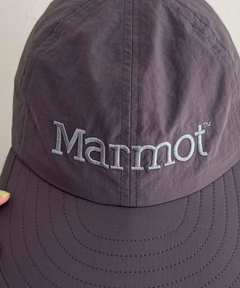 fredy emue「【Marmot/マーモット】ロングブリムロゴキャップ」|キャップ・キャスケット|
