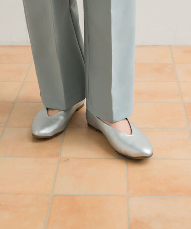 URBAN RESEARCH DOORS「DOORS Vカットパンプス」|パンプス|