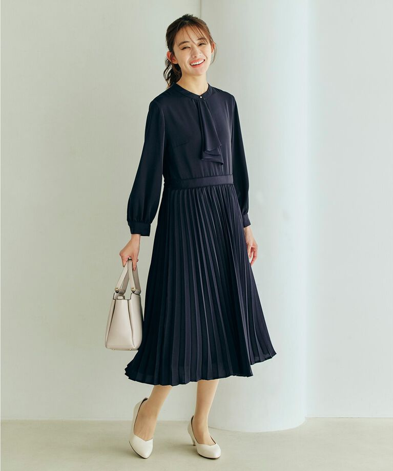 grove「ふんわりと広がる上品なラッフルタイプリーツワンピース」|ワンピース|ネイビー(094)