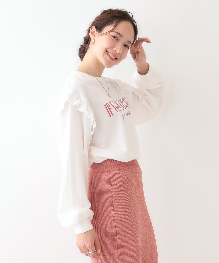 SHOO･LA･RUE「【S-LL/洗える】ショルダーフリルが目を惹く ロゴプリントロンT」|Tシャツ・カットソー|